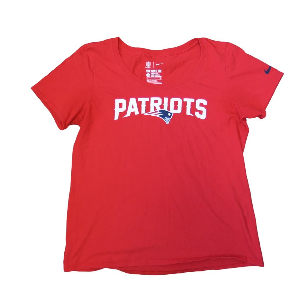 NFL/NIKE NEW ENGLAND PATRIOTS T Shirt Size L Women Red Football Game Day Casual
